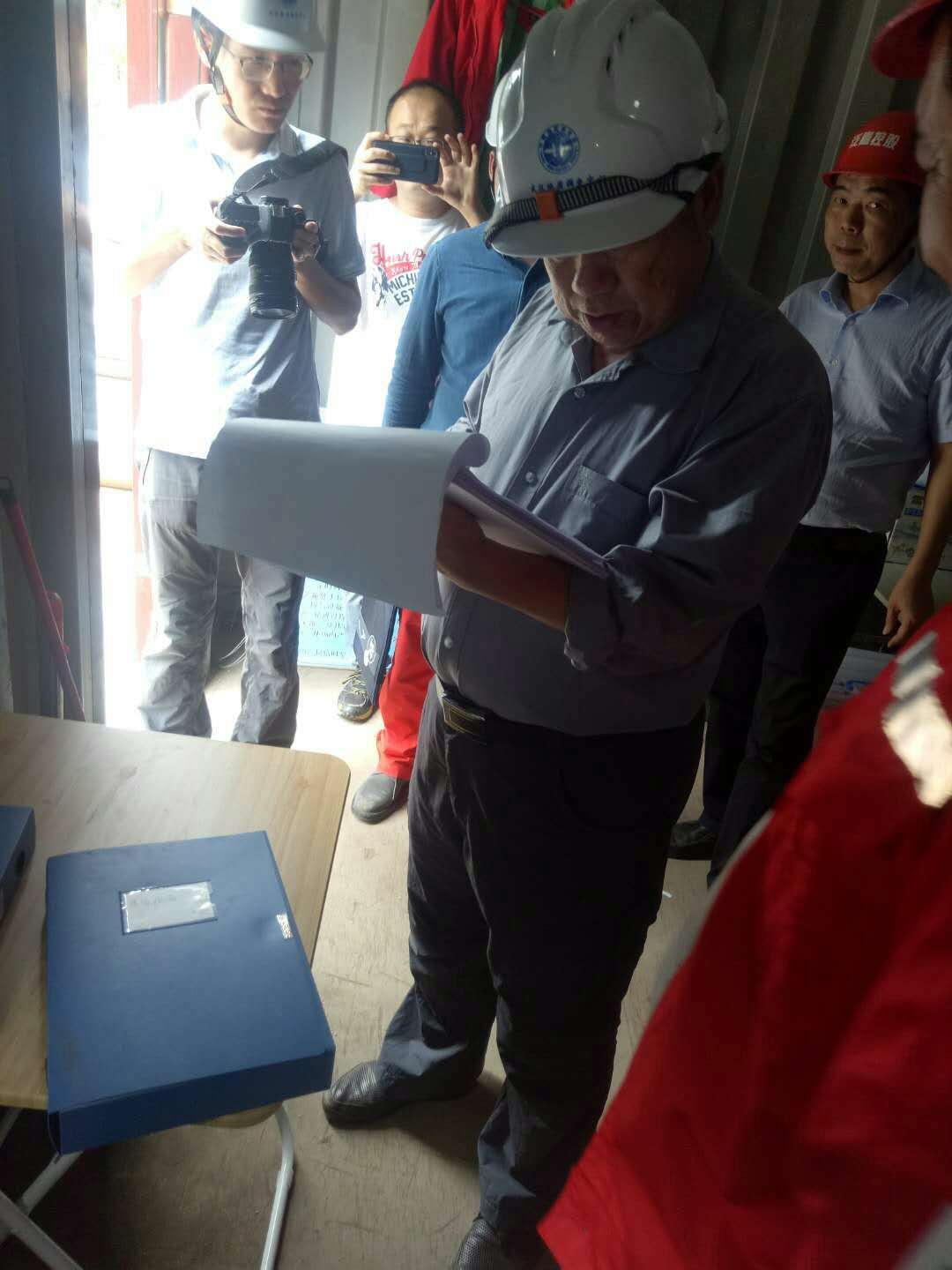 文章附图